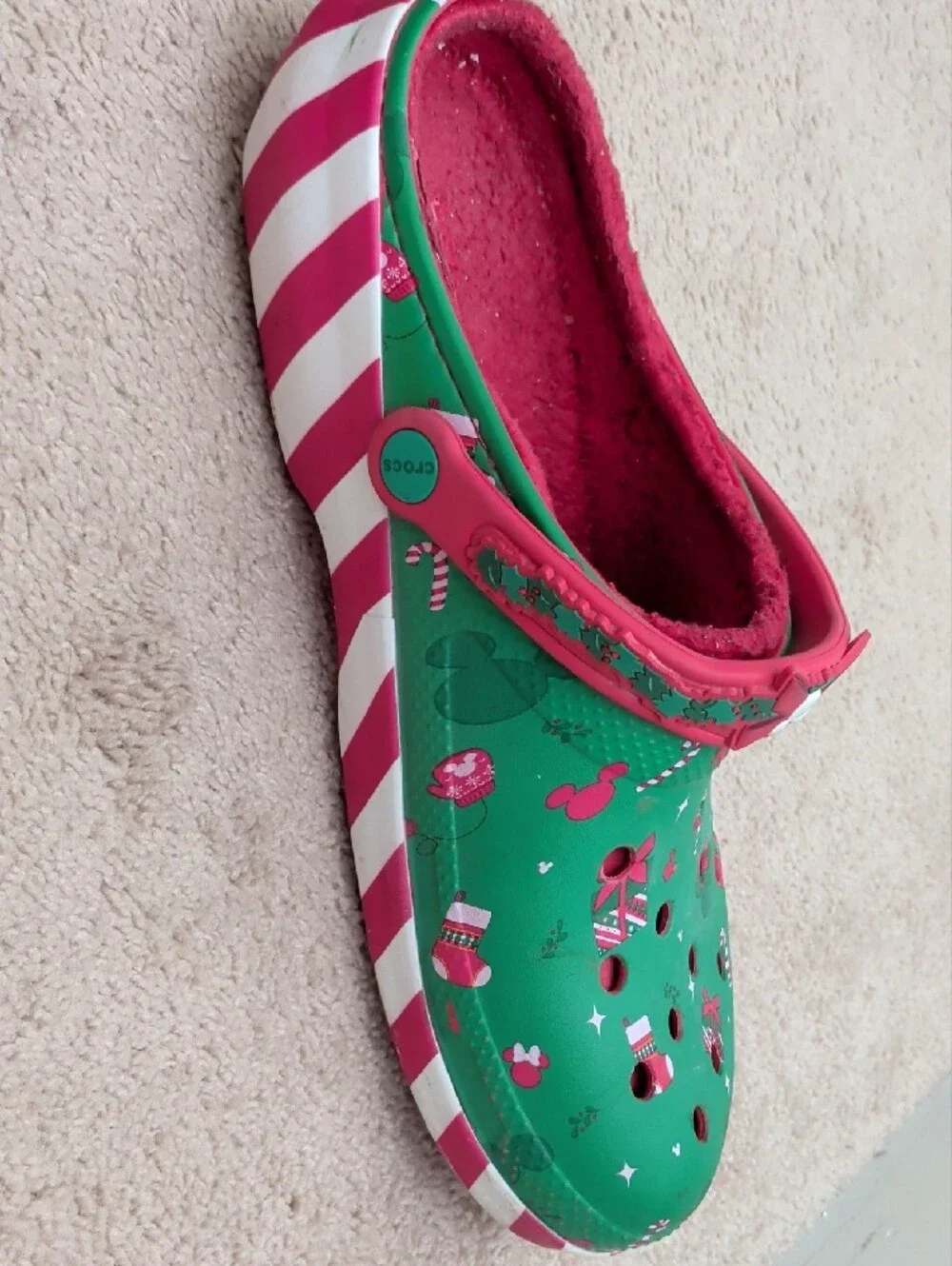 CROCS festive green